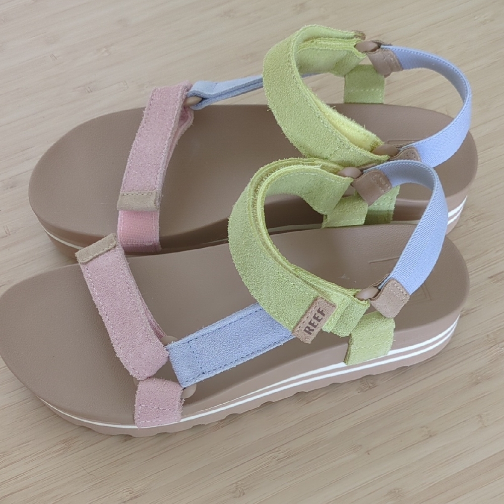 Reef Women's Multicolor Strap Sandals